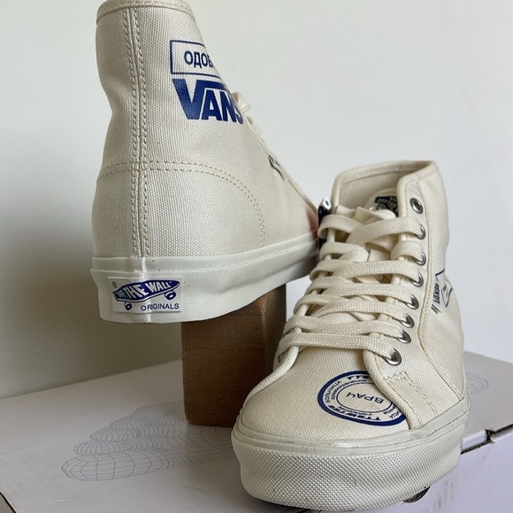 Vans WMNS 0g Style 24 Nt Ttswirs Hospital
VN0000S8BDE
Sneakers - Picture 10 of 16